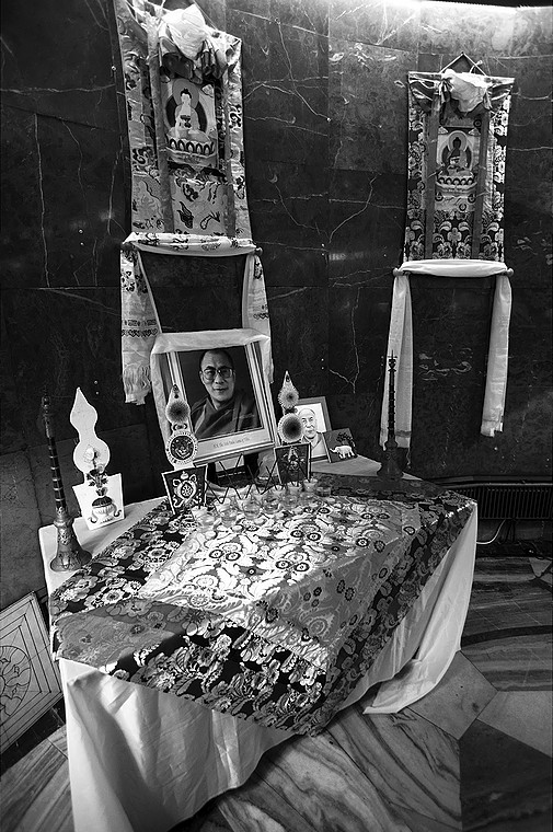 Ołtarzyk z Dalai Lamą (Festiwal Kultury i Sztuki Tybetańskiej)
